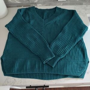 Size Medium Turquoise Blue Pull Over V-Neck Sweater
